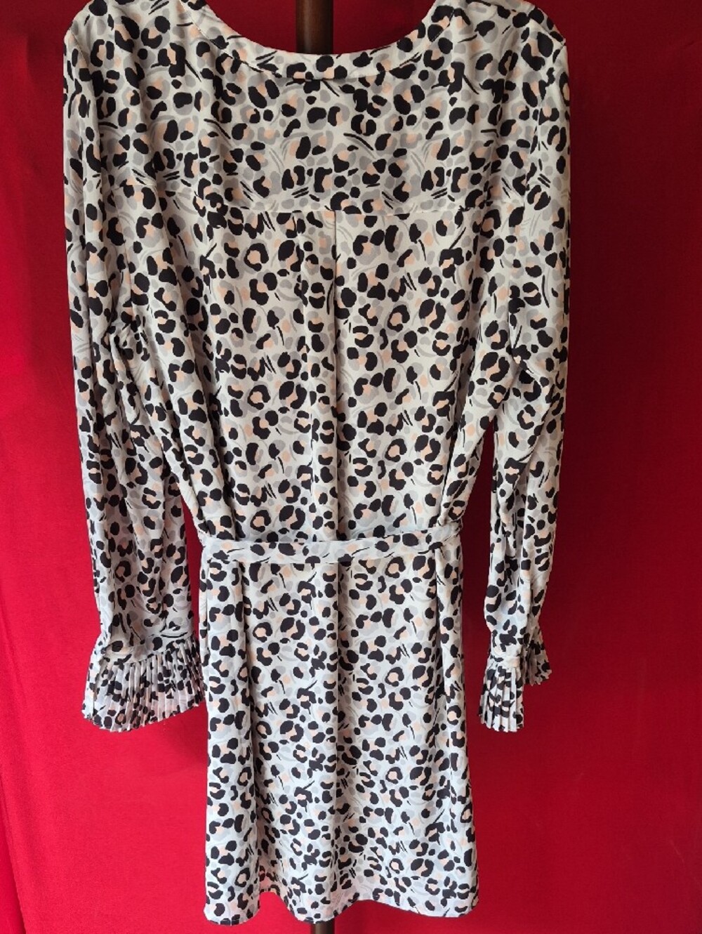 LOFT Long Sleeve Leopard Print Tie-Waist Dress - White, Black, Brown Size L - Picture 3 of 3